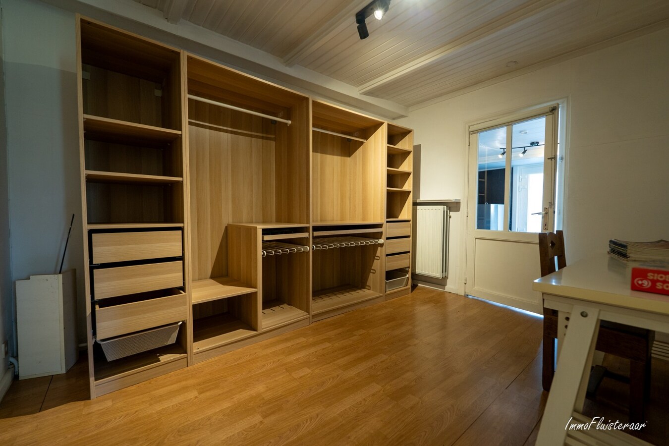 Karakteristieke woning met charmante chalet en paardenfaciliteiten op ca. 9.604 m² te Geel 