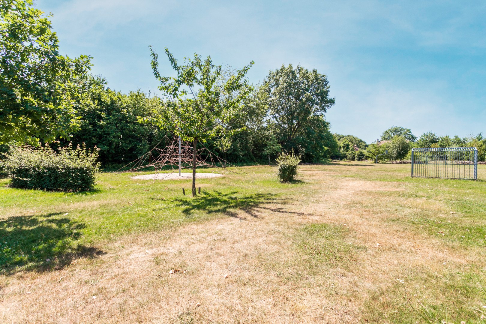 Verzorgde woning met 3 slpk, garage en tuin 