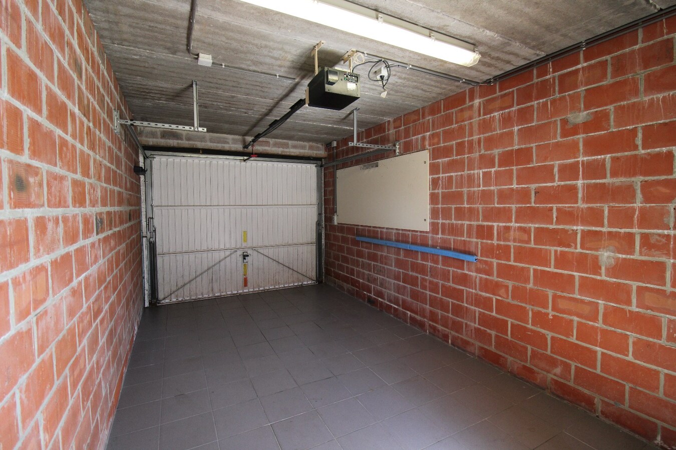 Ruim duplex appartement met mooi terras en garage 