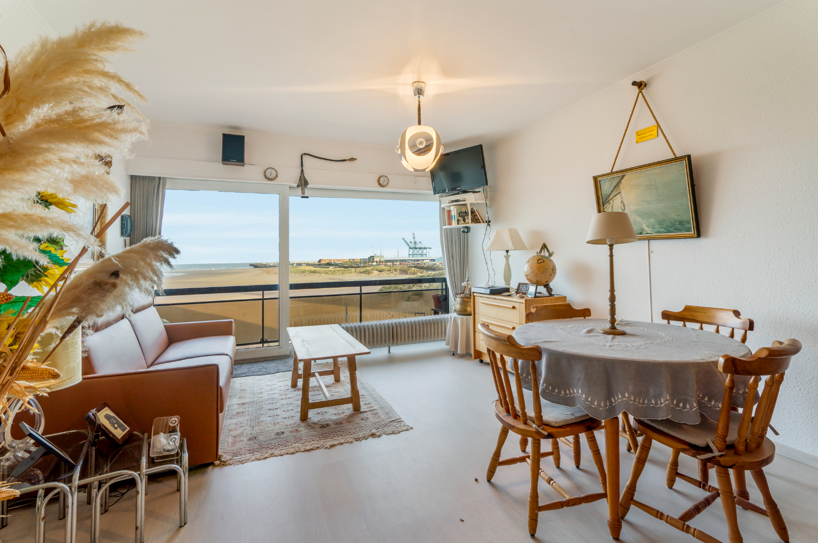 te renoveren studio op de Zeedijk van Zeebrugge 
