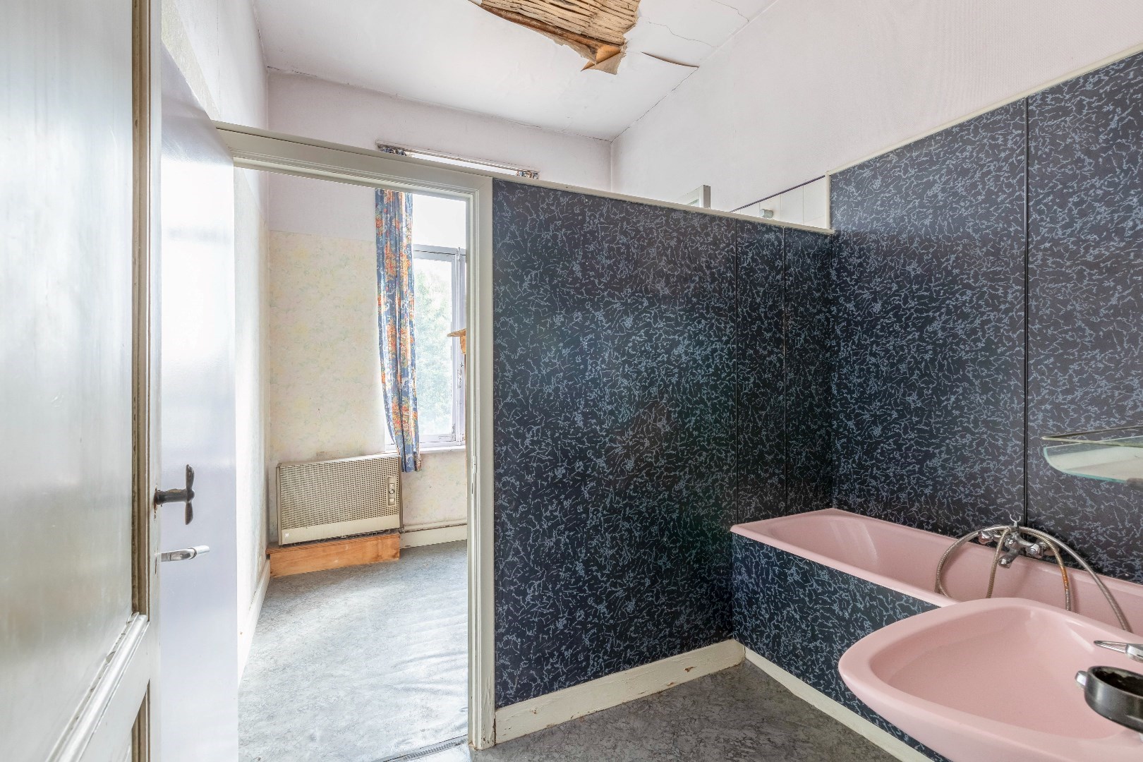 “Te renoveren (erfgoedlening) herenhuis met zelfst. beroepsmogelijkheden. 