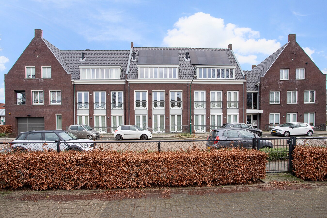 Op de tweede verdieping van appartementencomplex Molenstaete in Lieshout gelegen royaal appartement (2 slaapkamers). 