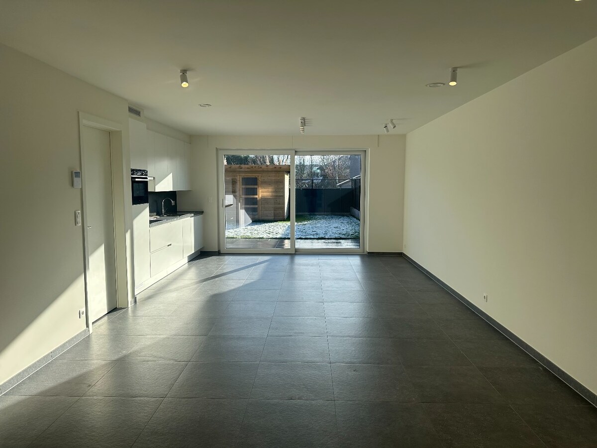 Nieuwbouwwoning met garage te Houthulst 