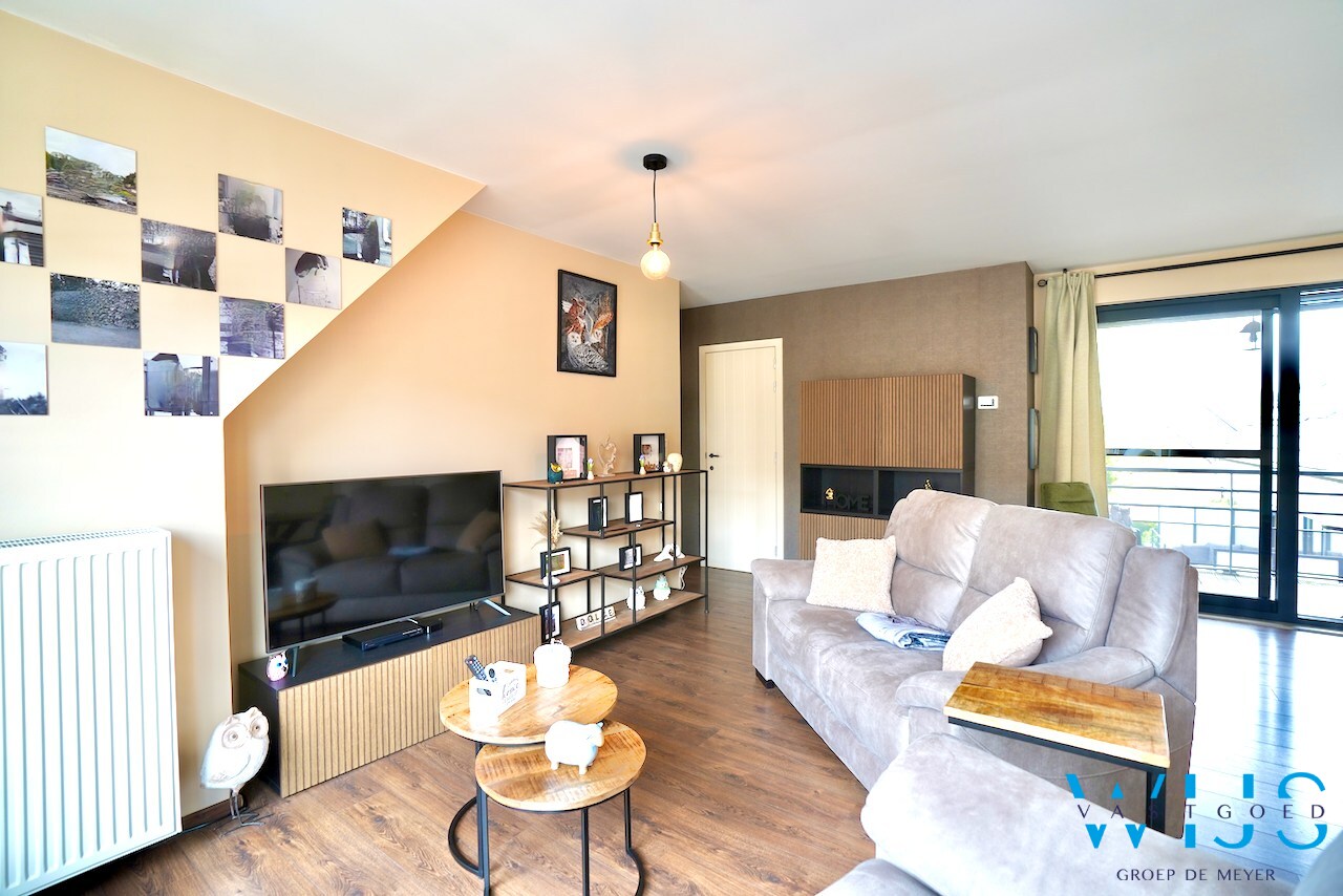 Charmant instapklaar tweeslaapkamer appartement in centrum Ertvelde! 