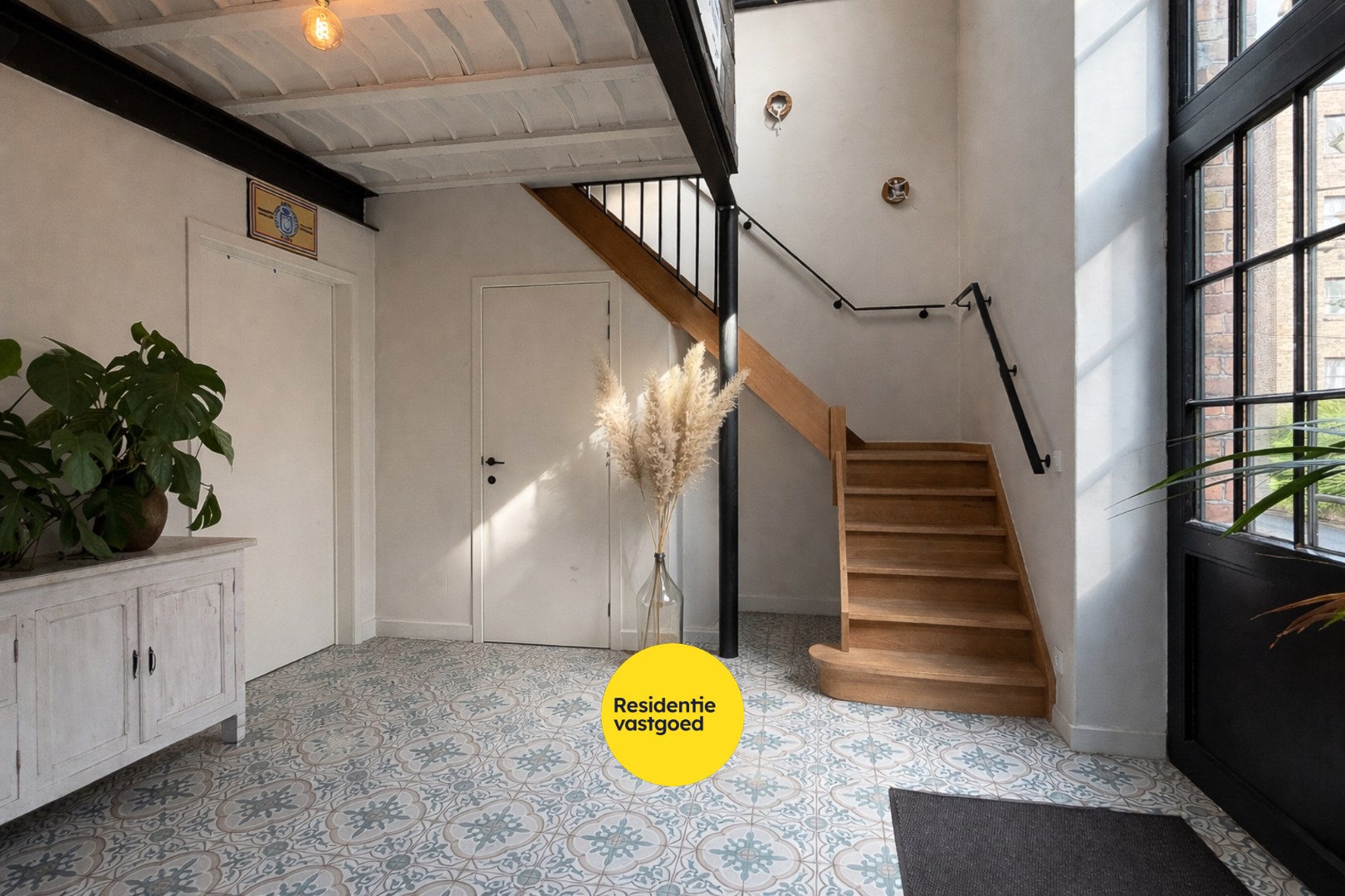 Unieke woning in voormalige borstelfabriek - karakter en comfort in perfecte harmonie! 