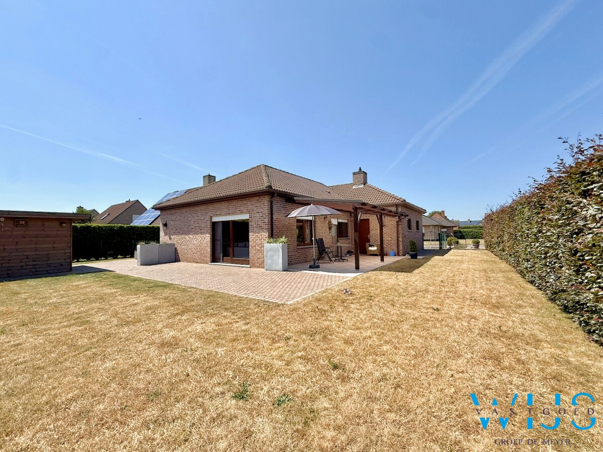 Verzorgde bungalow in woonwijk te Assenede ! 