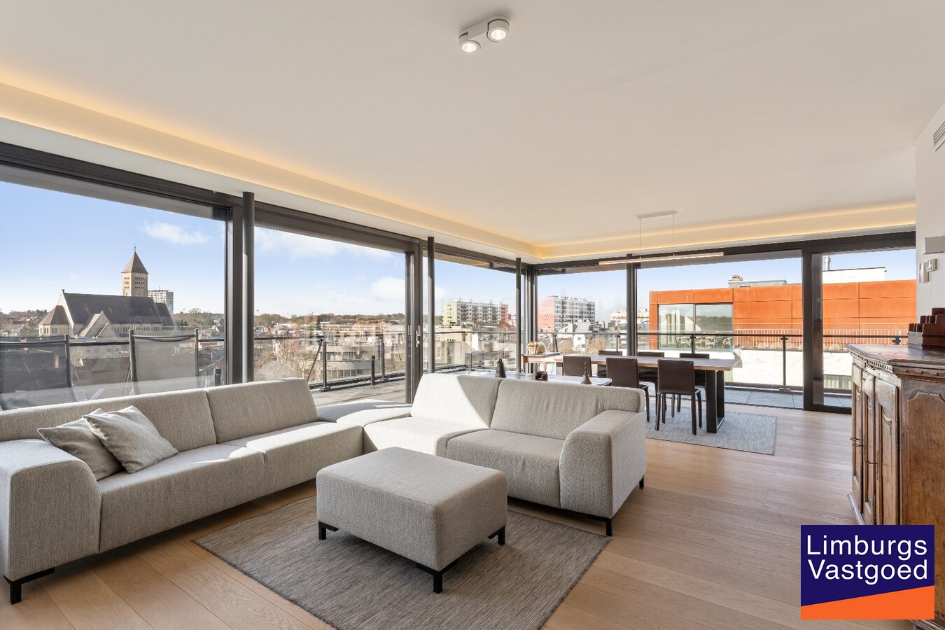 Exclusief penthouse met ruim terras, 2 slpk, dubbele autostaanplaats, centrum Genk 