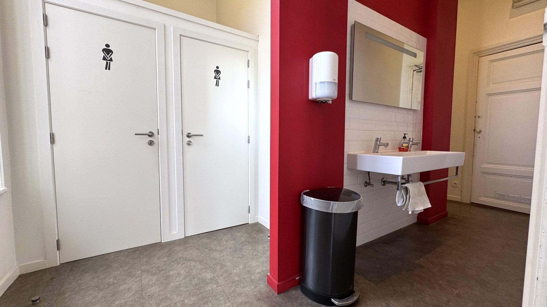 Kantoren te huur in riante herenwoning aan het Zuid in Gent