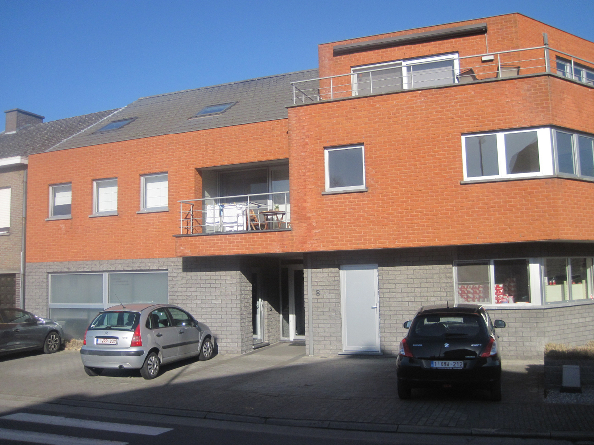 Gelijkvloers appartement. Aangenaam wonen ! 