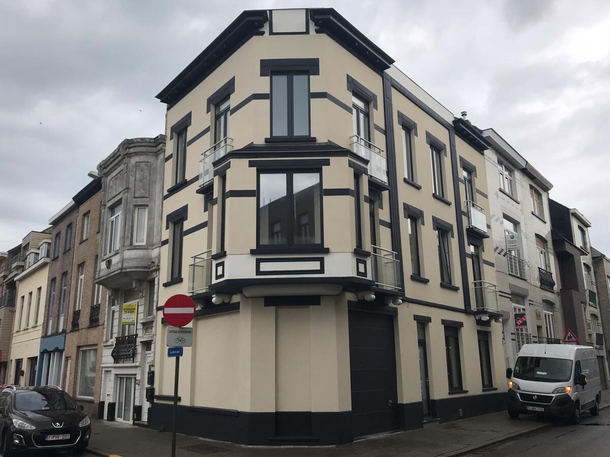 MAGNIFIEK COMPLEET GERENOVEERDE OUD HERENWONING TE BLANKENBERGE 