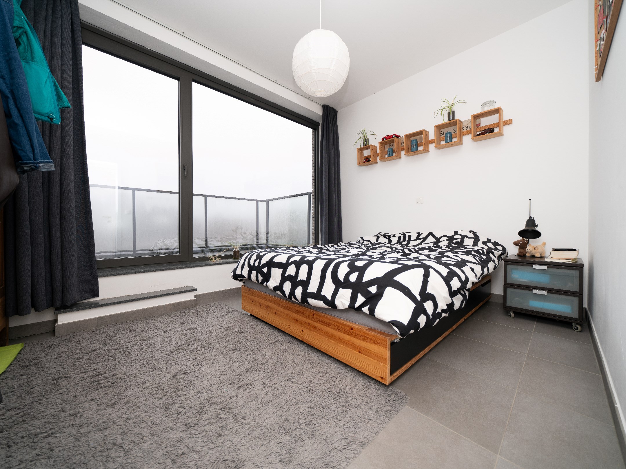 Nieuwbouwappartement met 3 terrassen, staanplaats en kelder 