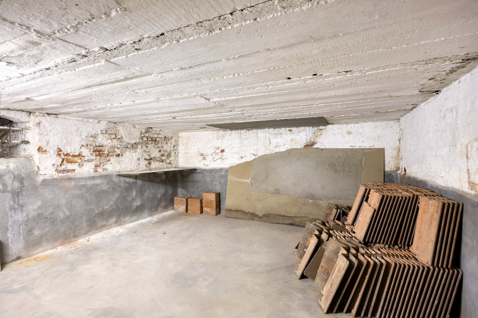 Ruime woning met ruime tuin en garage op een perceel van 802m² in Holsbeek – EPC 280 kWh/m² - bewoonbare opp. 243 m² 