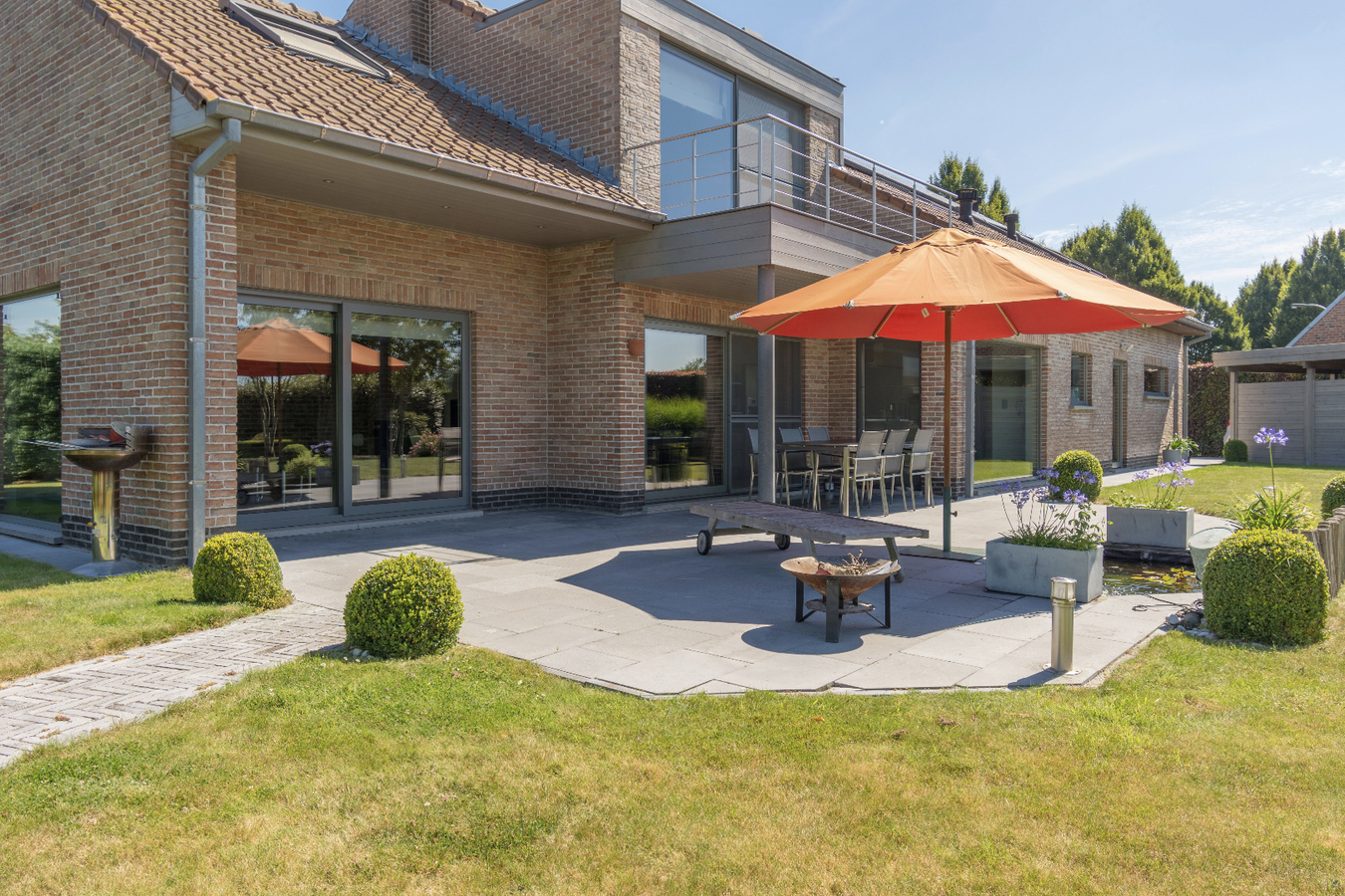 Ruime bemeubelde villa op residentiële ligging te Drongen (Baarle) 