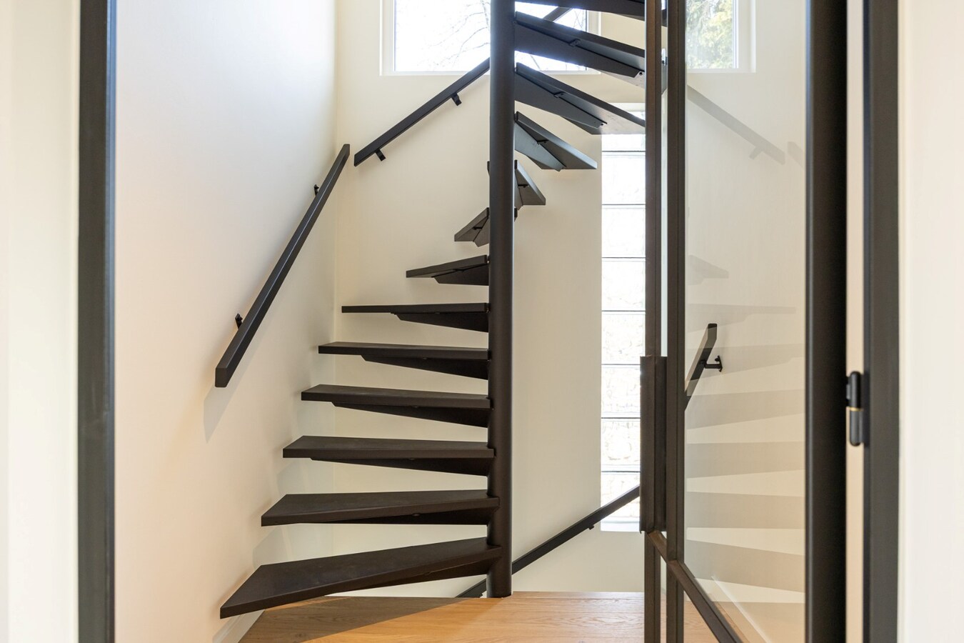 Volledig gerenoveerde HOB op een toplocatie te Brasschaat! 