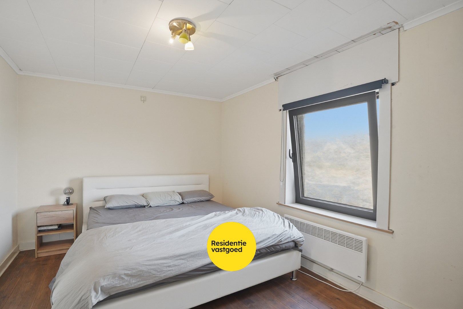 Ruime hoekwoning in het centrum van Eernegem 