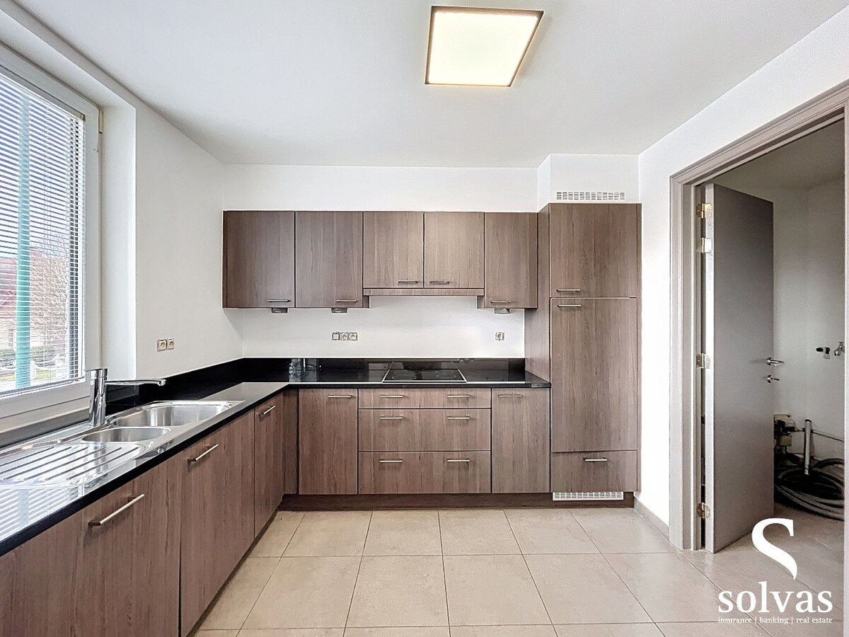 Ruim prachtig appartement met terras, garage en 2 slaapkamers &amp; dressing in Aalter - 125.00m² bewoonbare oppervlakte 