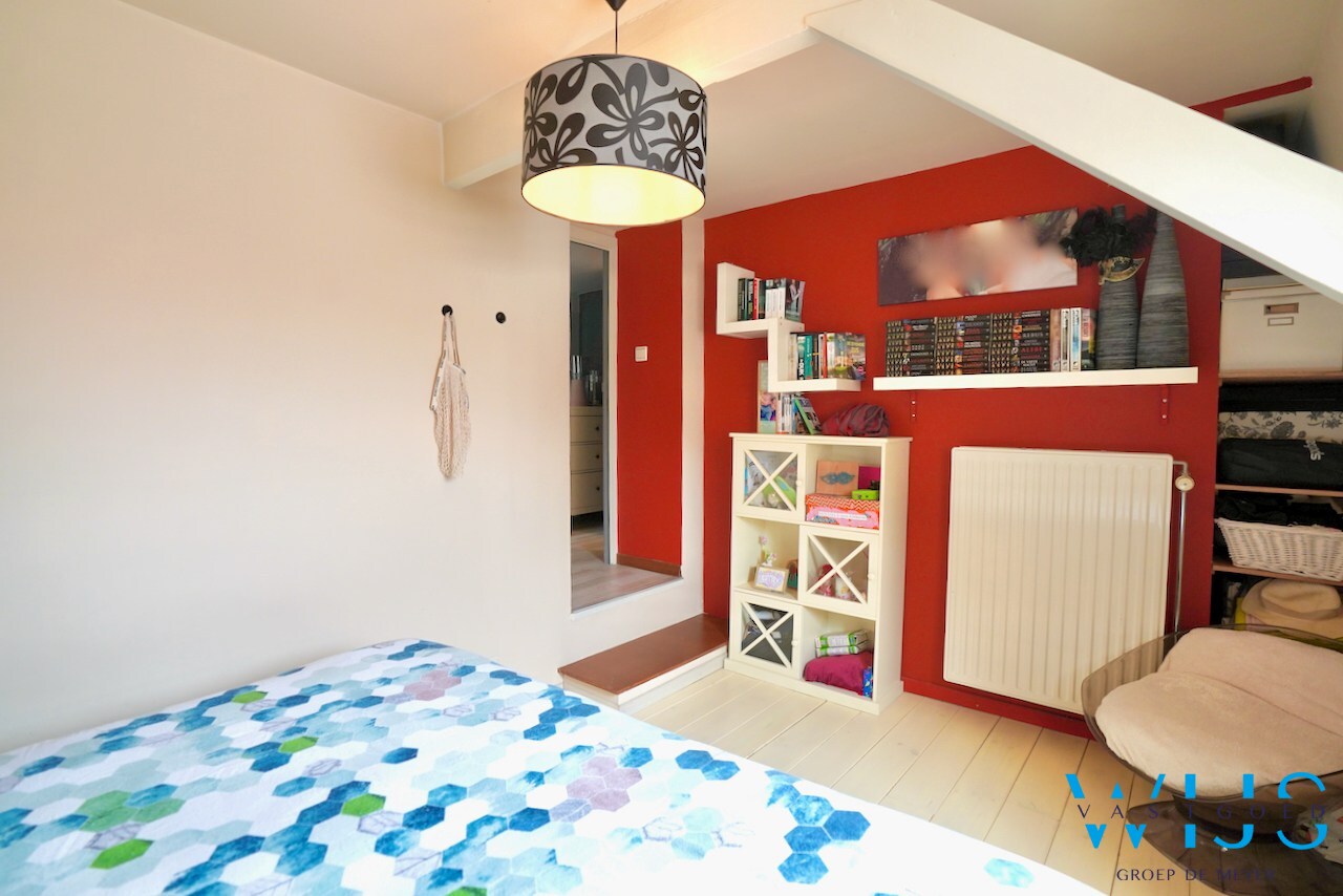 Instapklaar woonhuis met 3 slaapkamers en garage te Boekhoute ! 