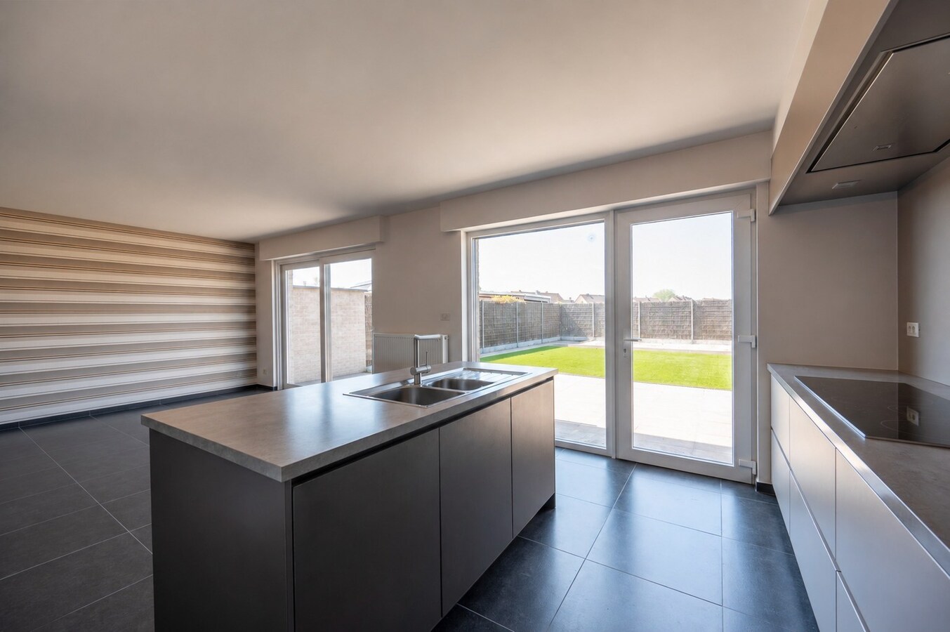 MAGNIFIEK RUIME GEZINSWONING TE BREDENE DORP 