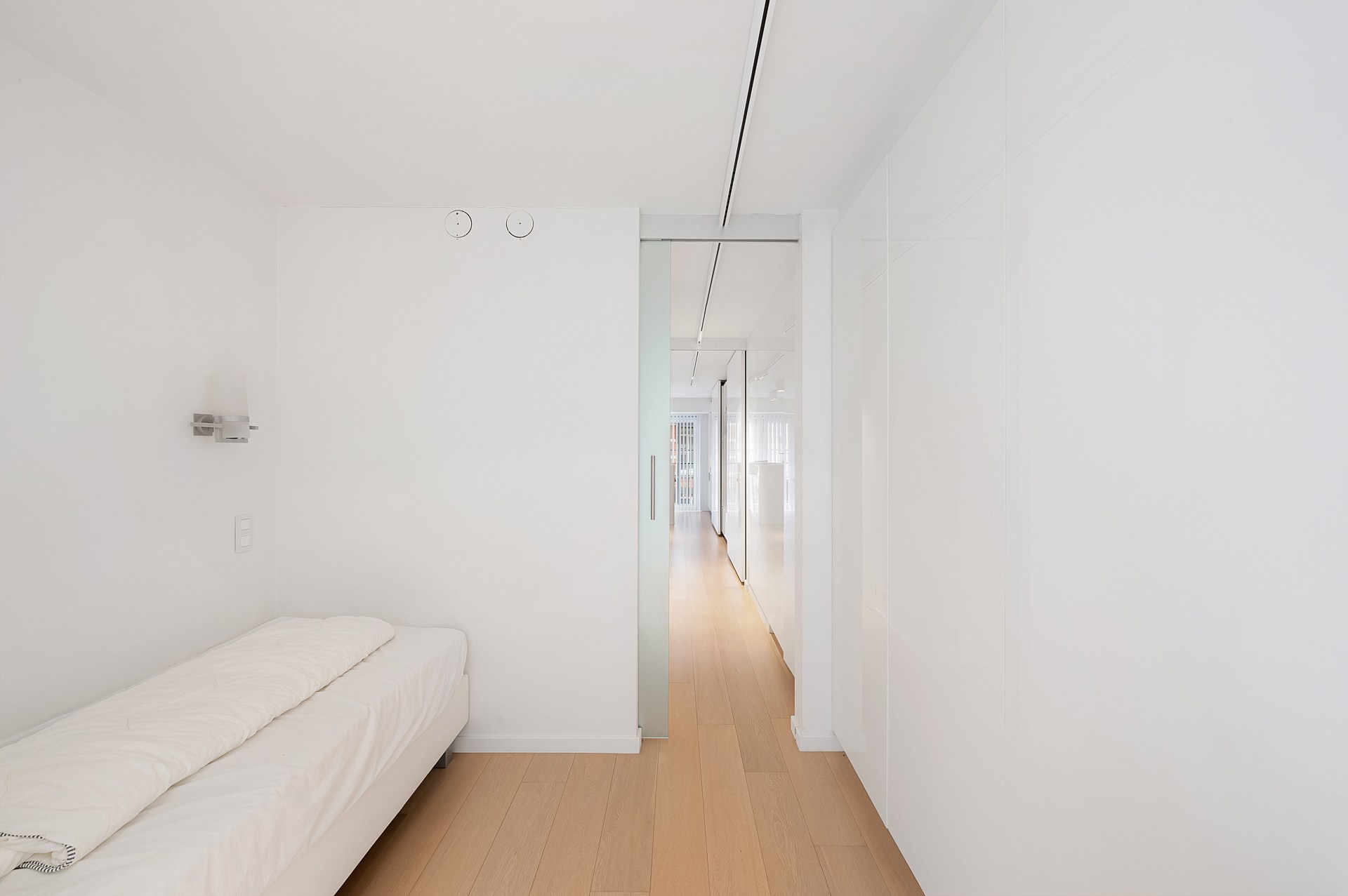 Appartement confortable avec 2 chambres dans un bâtiment récent, situé au centre de l'avenue Fincentlaan à Knokke. 