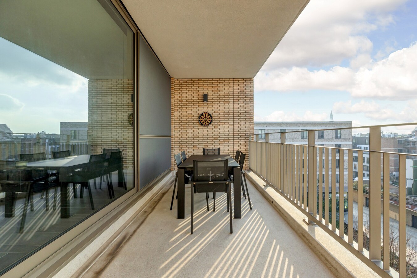 Modern appt met 2 slpk en ruim terras nabij 't Eilandje! 