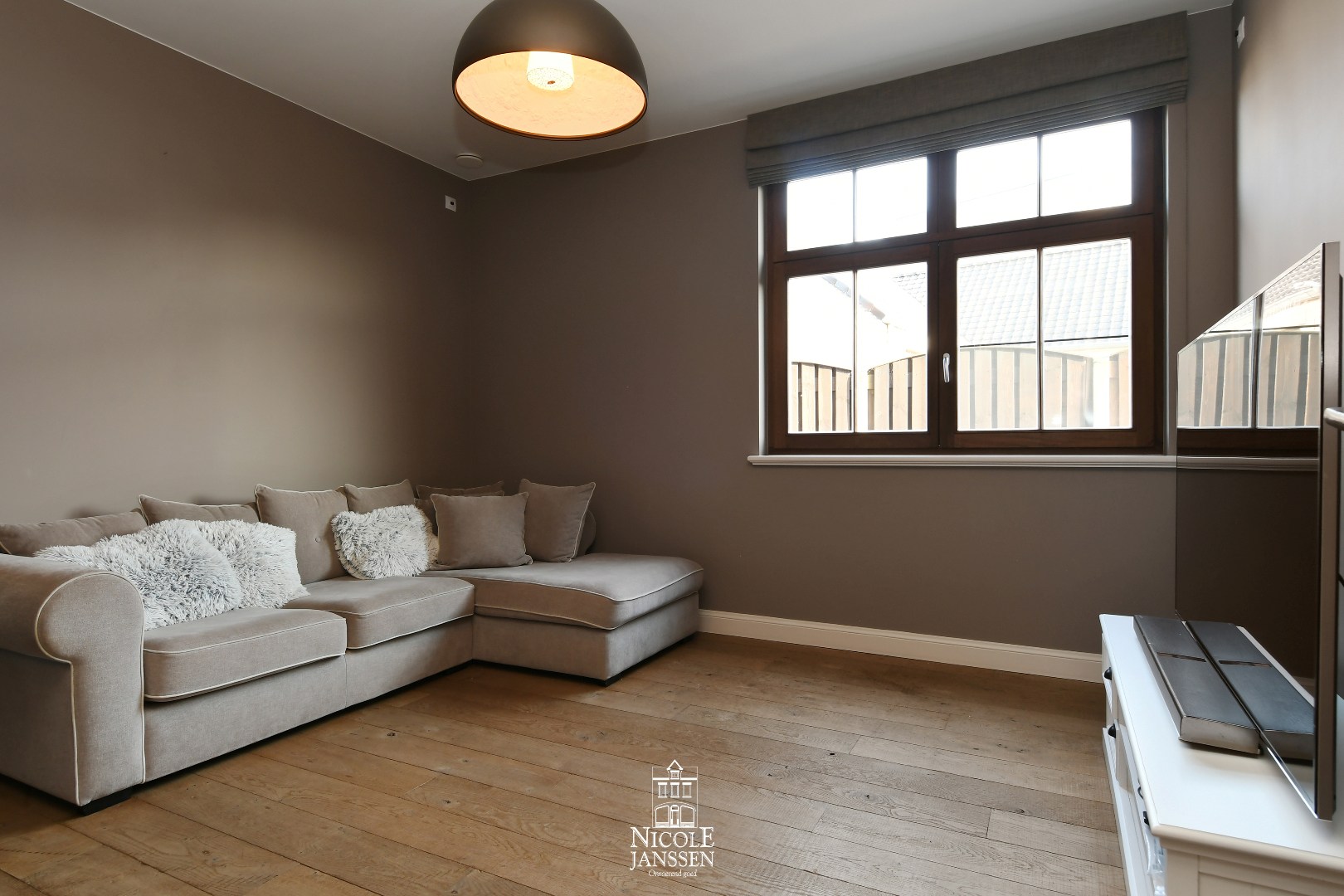 Aparte tv-kamer, hobbyruimte of bureauruimte