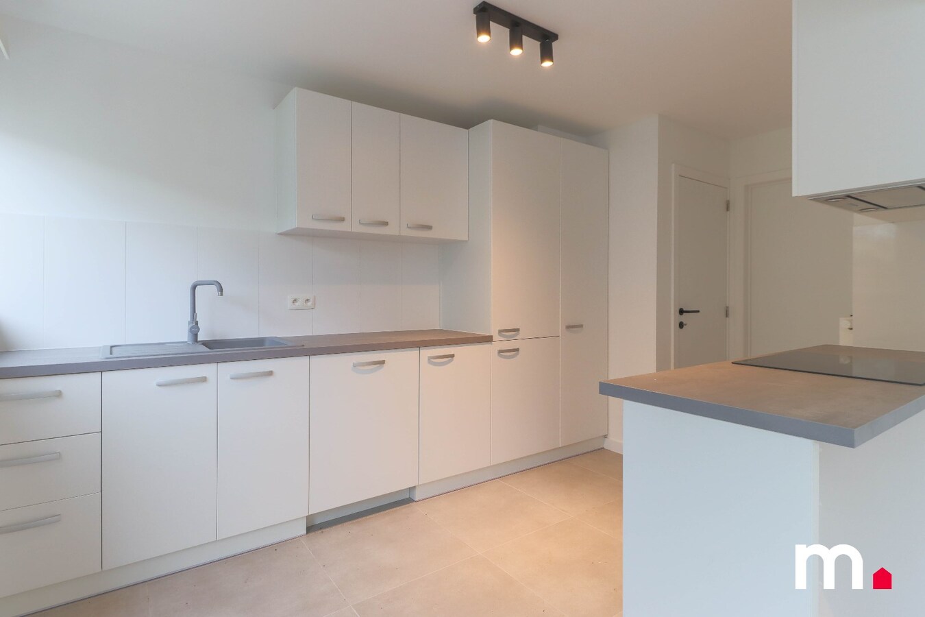 Recent gerenoveerde woning met 3 slaapkamers te Menen ! 