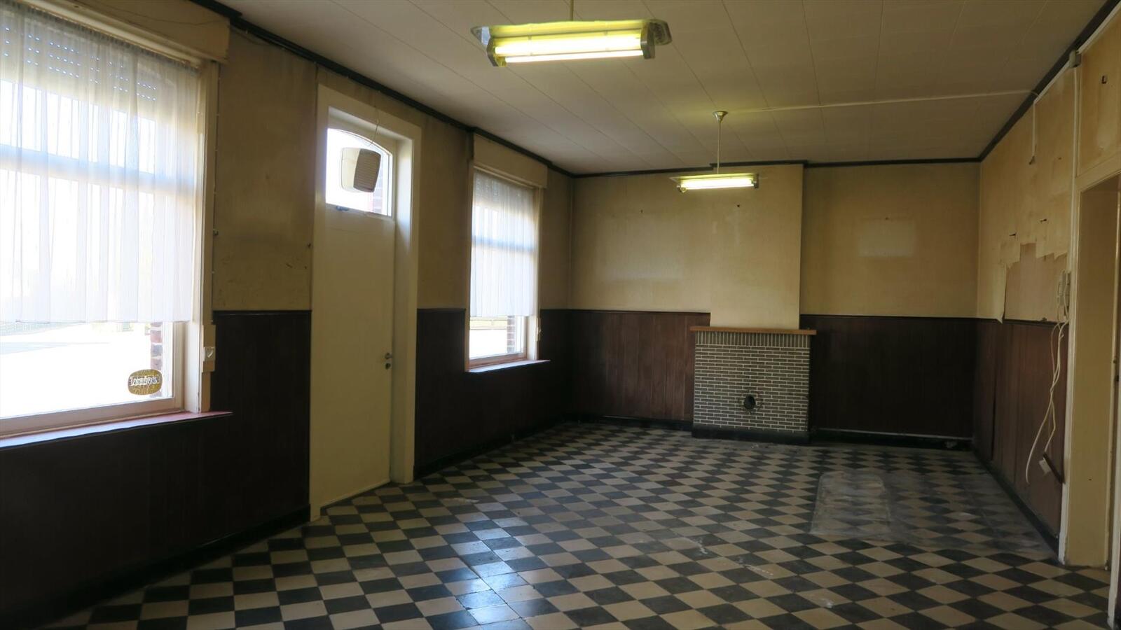 Verrassend ruime halfopen woning op  850 m² 