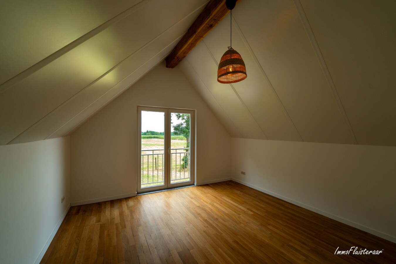 Charmante gerenoveerde woning met stalgebouw op ca. 2,6ha te Herk-de-Stad 