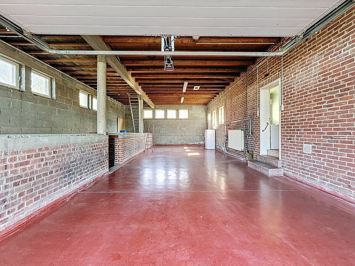 Sixties villa met opslagruimte/garage en zicht op Cotthem 