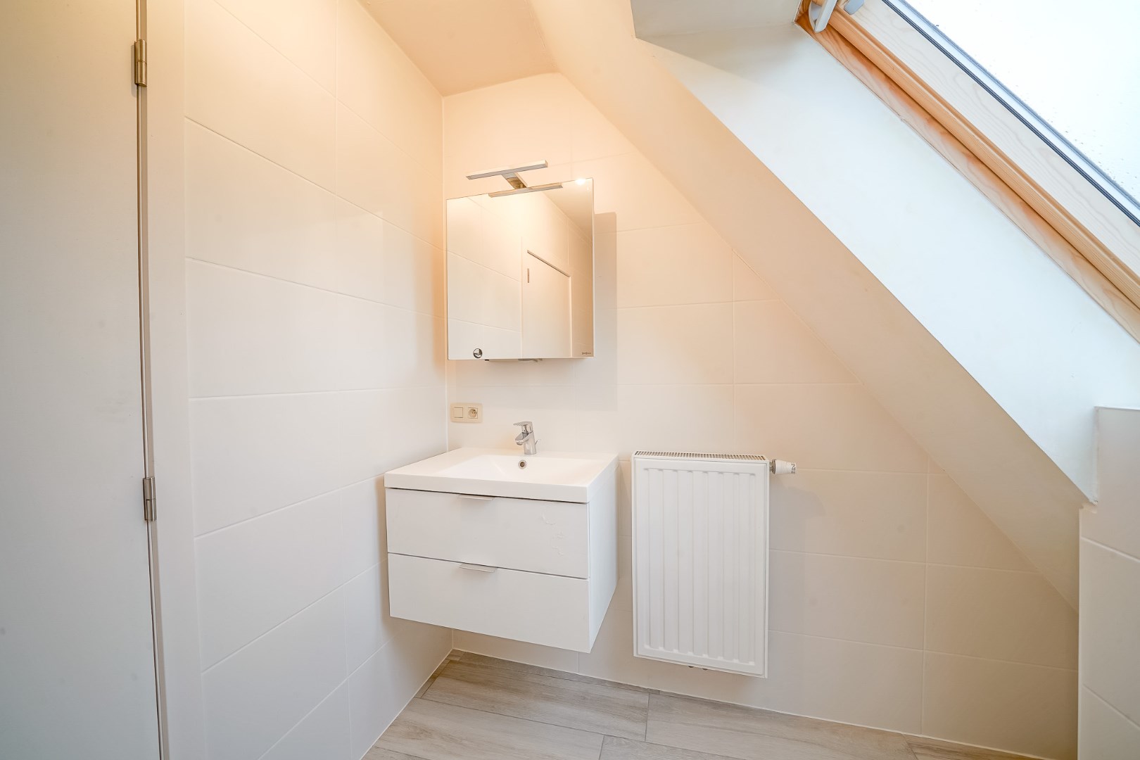 Ruim recent appartement met 4 slaapkamers en 2 badkamers. 