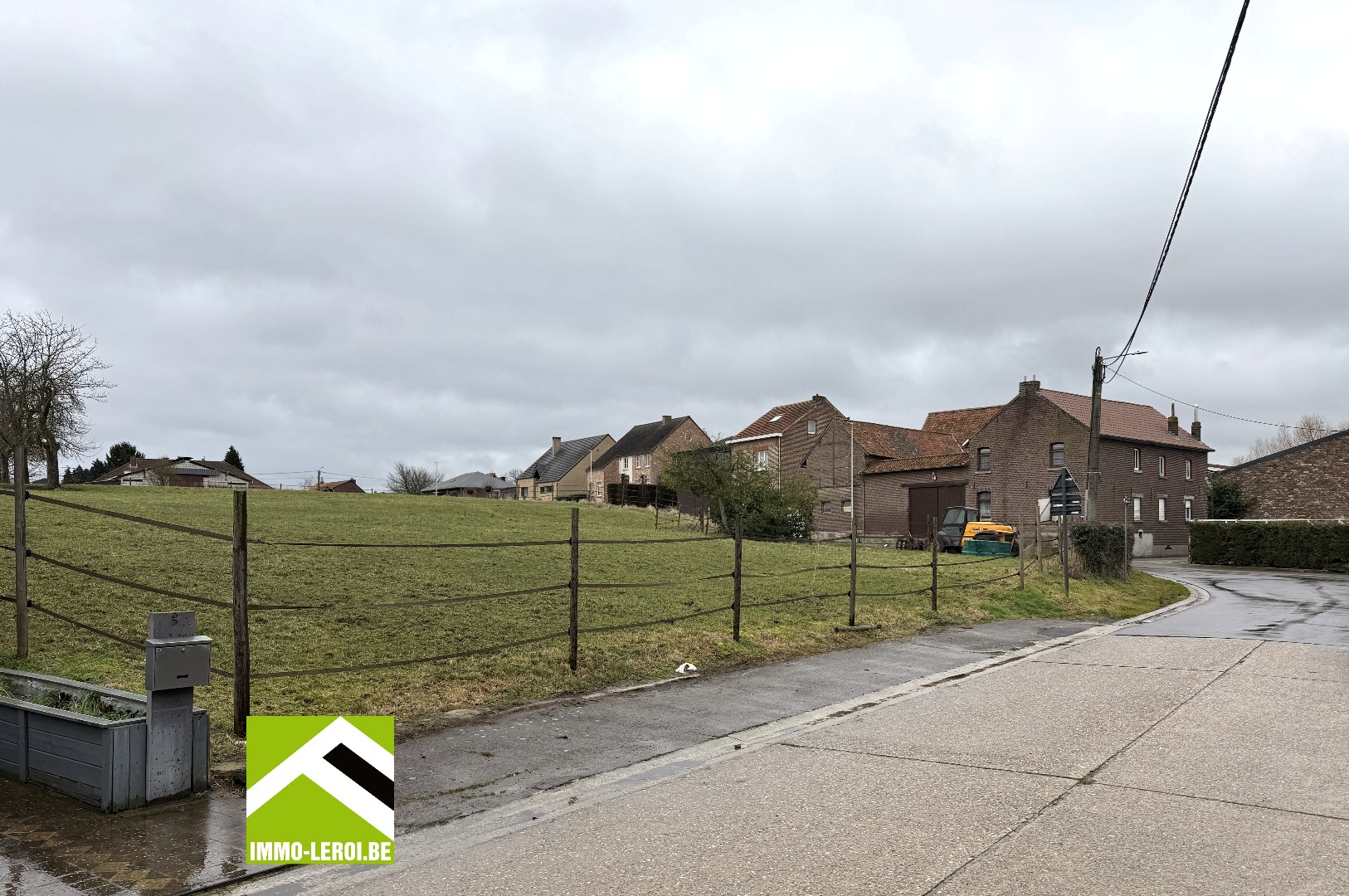 Bouwperceel voor half open bebouwing - landelijk gelegen 