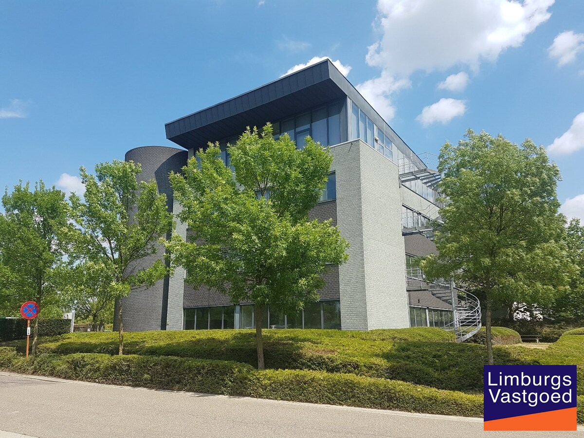 Kantoren - 403 m² - Grote Ring, achterzijde VOKA 