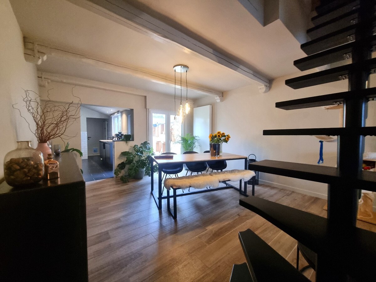 Recent, met oog voor detail gerenoveerde, zeer aangename woning te Heist 