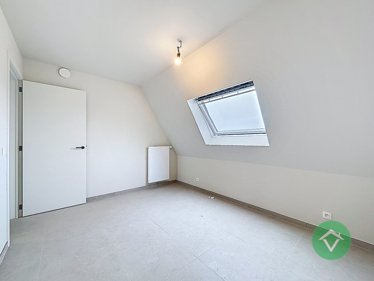 Uniek nieuwbouw appartement met 2 slaapkamers en veel zonlicht te Eernegem 