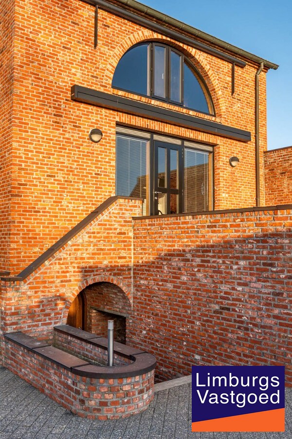 Gezinswoning met zuidgerichte tuin en garage, 5a 85ca 