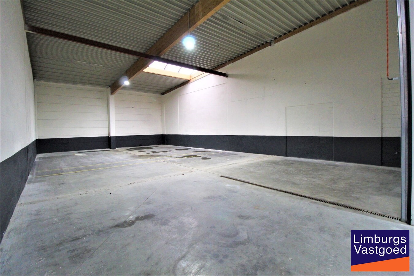 METIO - KMO UNIT 111 - 22,56 m² - sectionaal poort - nabij E-313 