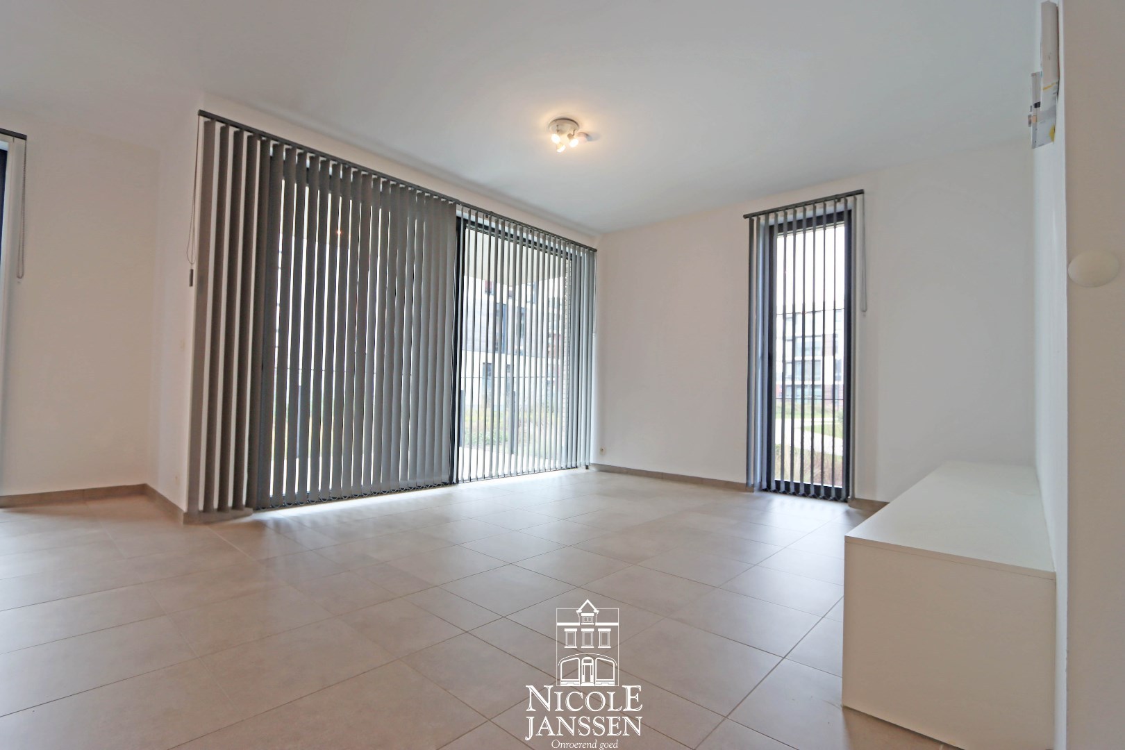 Woonkamer met veel lichtinval