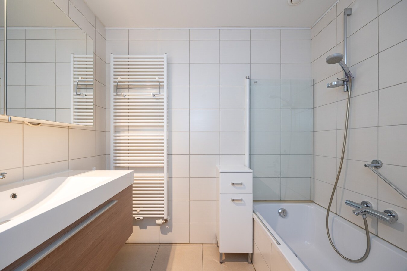 Recent energiezuinig appartement met 2 slpk. en zeer ruim terras te Niel! 