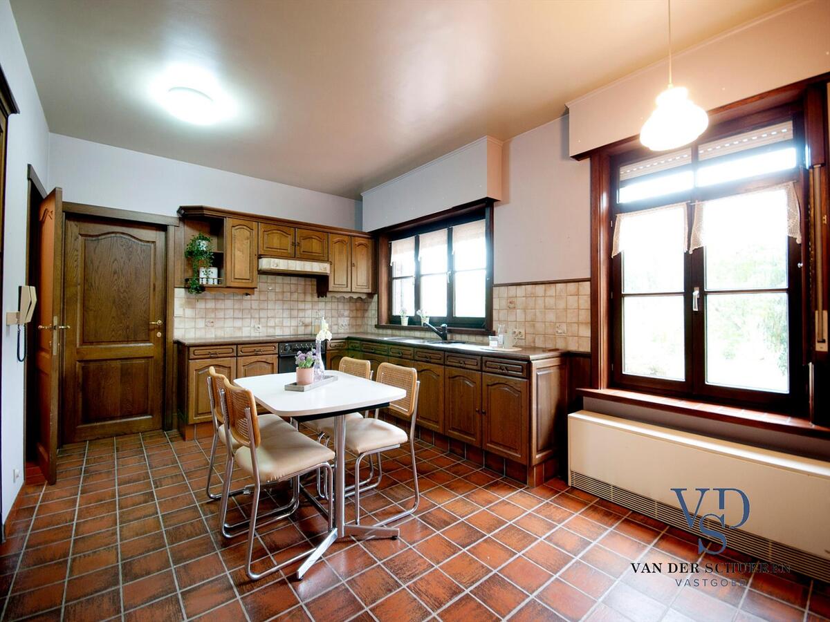 Degelijke villa op bijna 5000 m2 - exclusieve ligging nabij de Schelde in doodlopende straat ! 