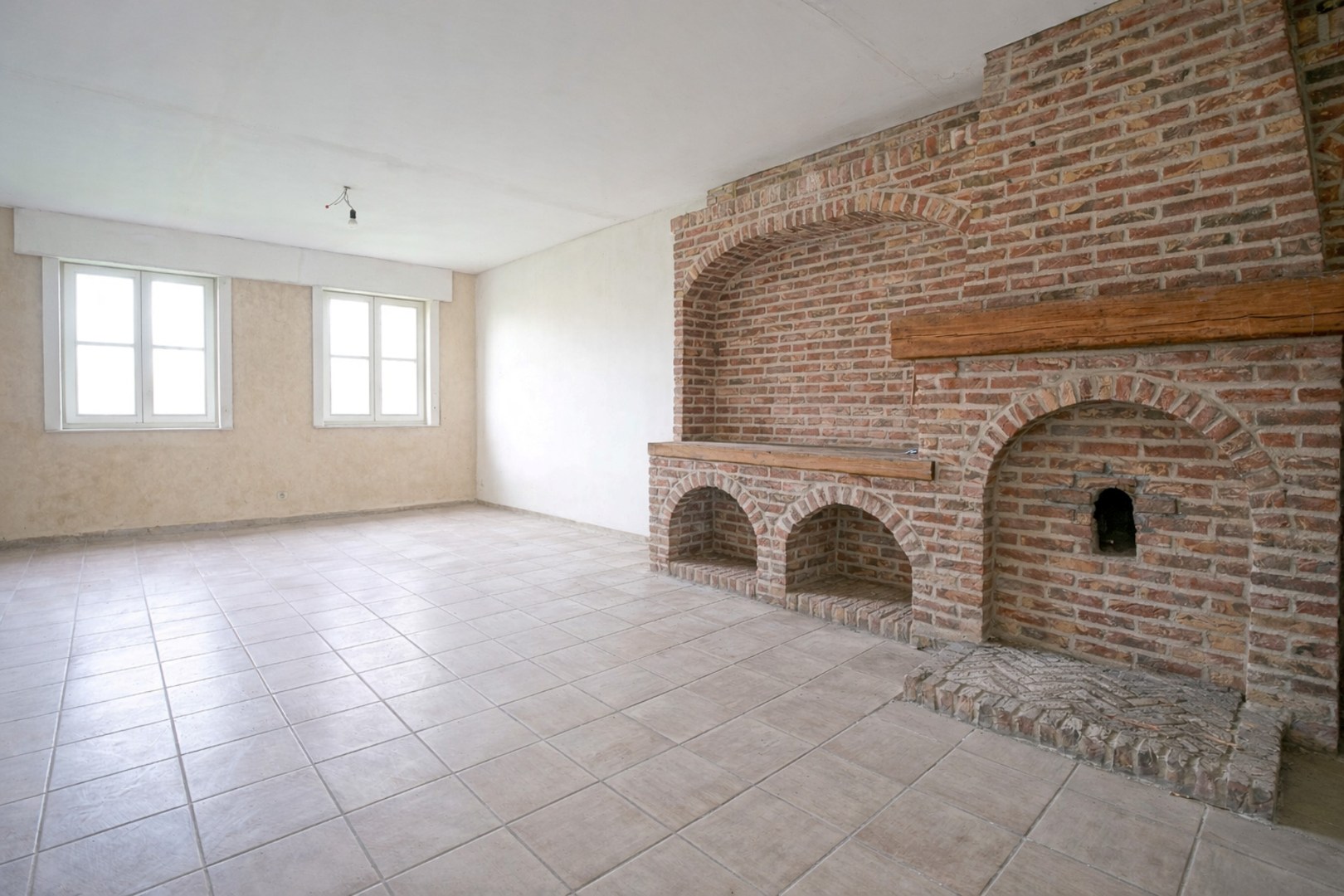Verder af te werken woning op 844 m² te Houthulst! 