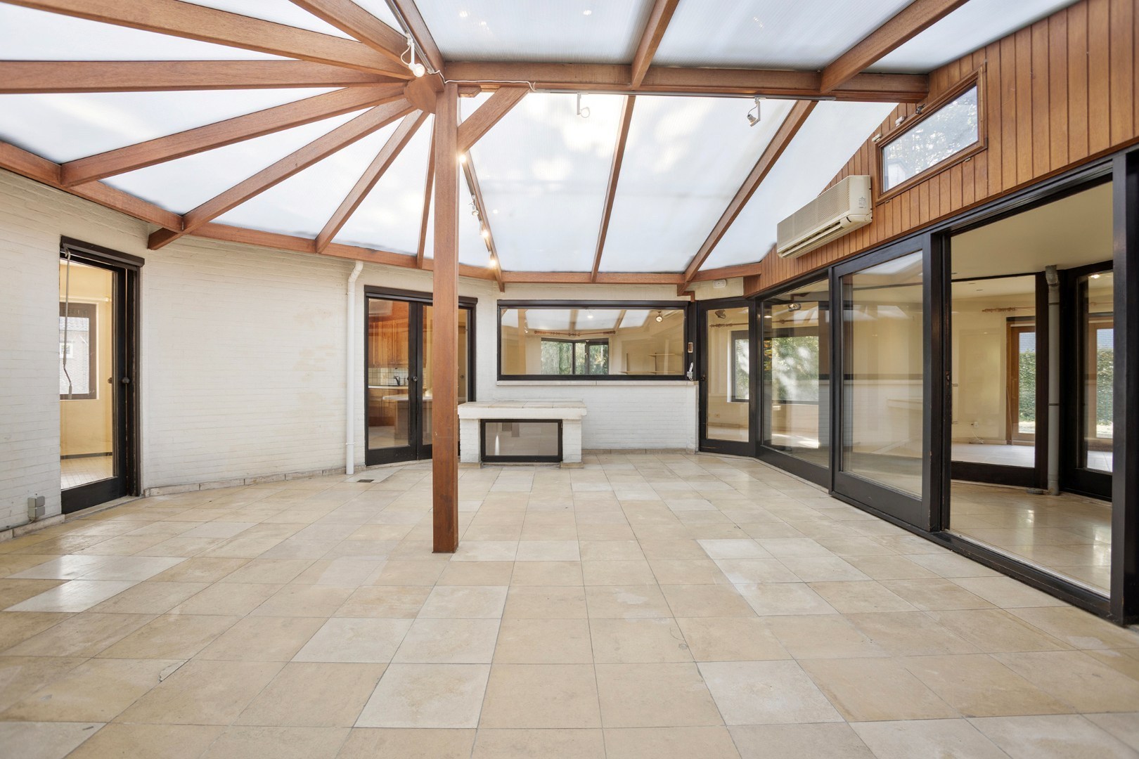 Ruime woning in een doodlopende straat met 4 slaapkamers, 2 badkamers op een prachtig perceel vlak bij het Meerdaalwoud 