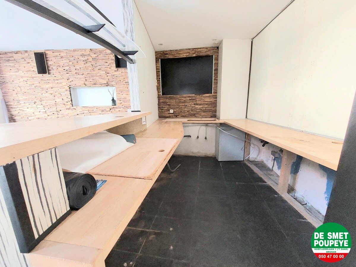 Handelsgelijkvloers nabij de Markt van Brugge 