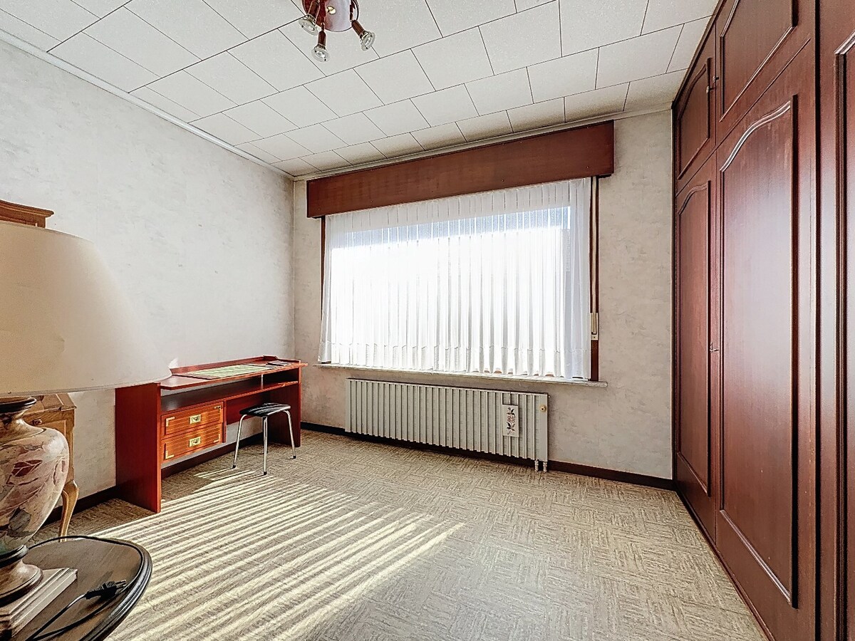 Goed onderhouden seventies bungalow op 19 are te Grimminge 