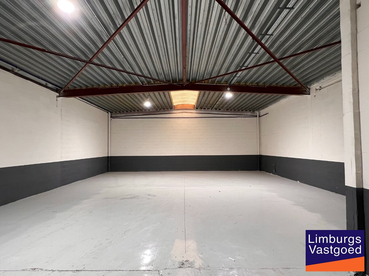 DE BEER - KMO UNITS - v.a. 110 m² tot 478 m² - Nabij E 313 