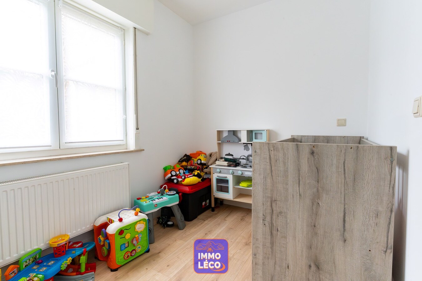 Villa "Semi Plain-Pied" avec jardin, 2 garages et parking privatif 