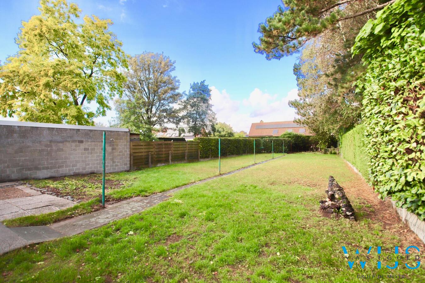 Te renoveren woonhuis op een mooi perceel van 870m² te ERTVELDE! 