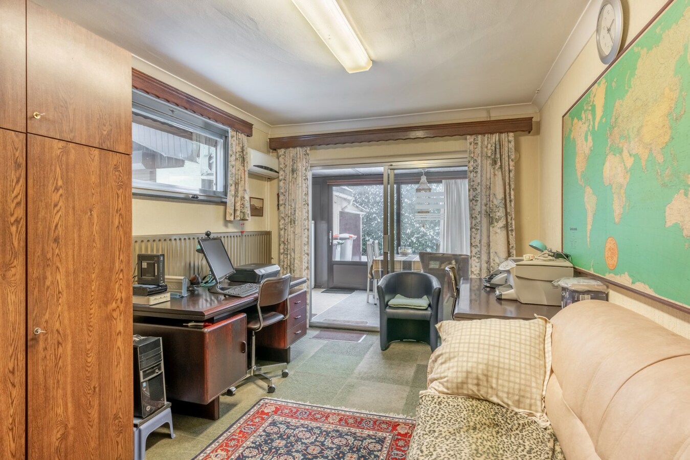 Rustig gelegen gelijkvloerse woning met garage en 3 slaapkamers in Niel-bij-As . 