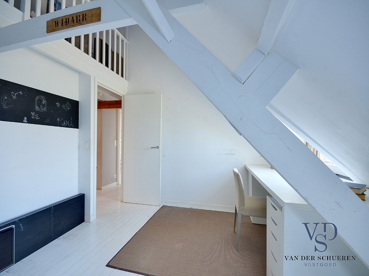 Parel nabij de Baaigemse Prinsenmolen. 