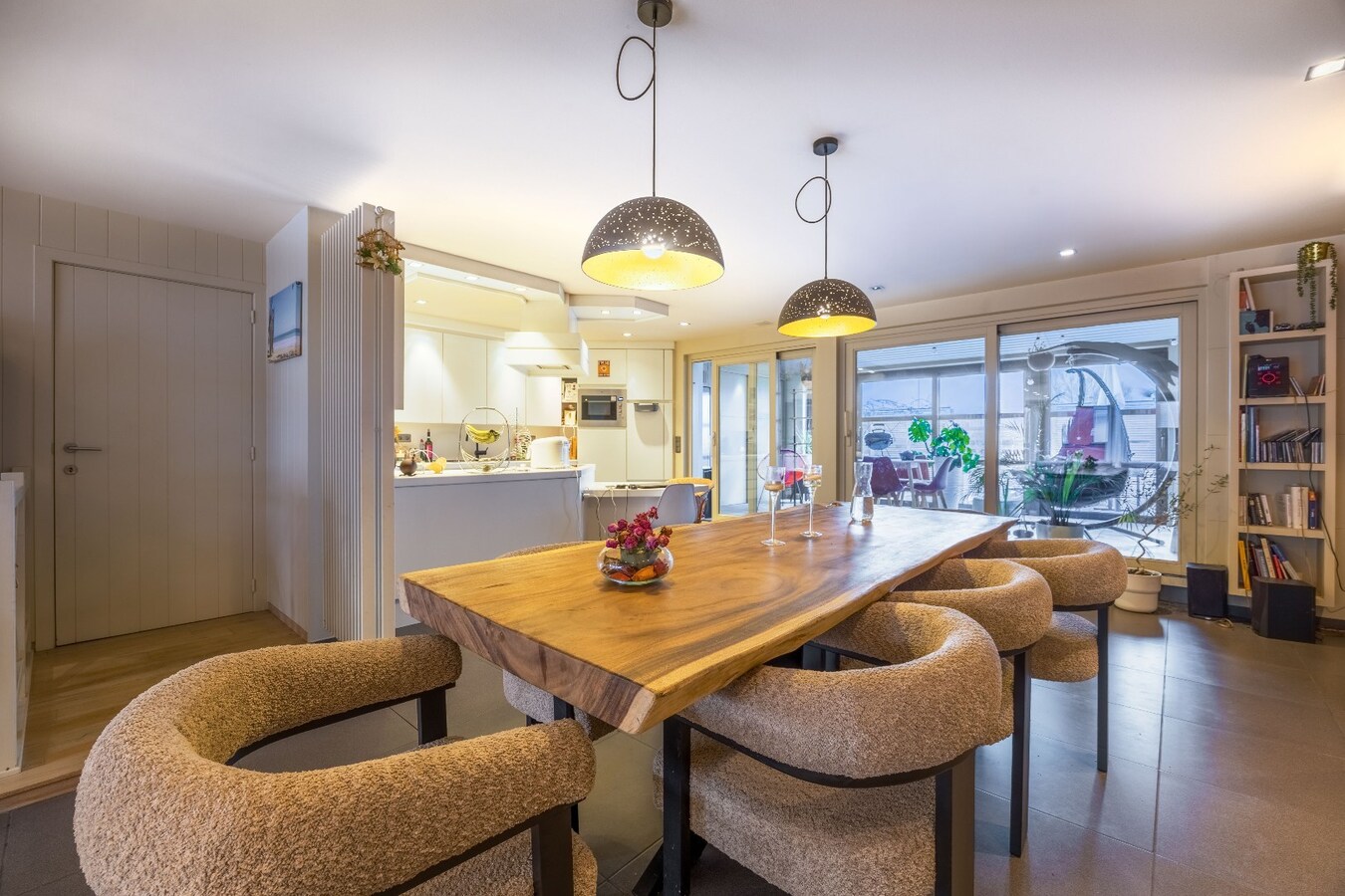 Prachtige woning met dubbele garage en tuin 