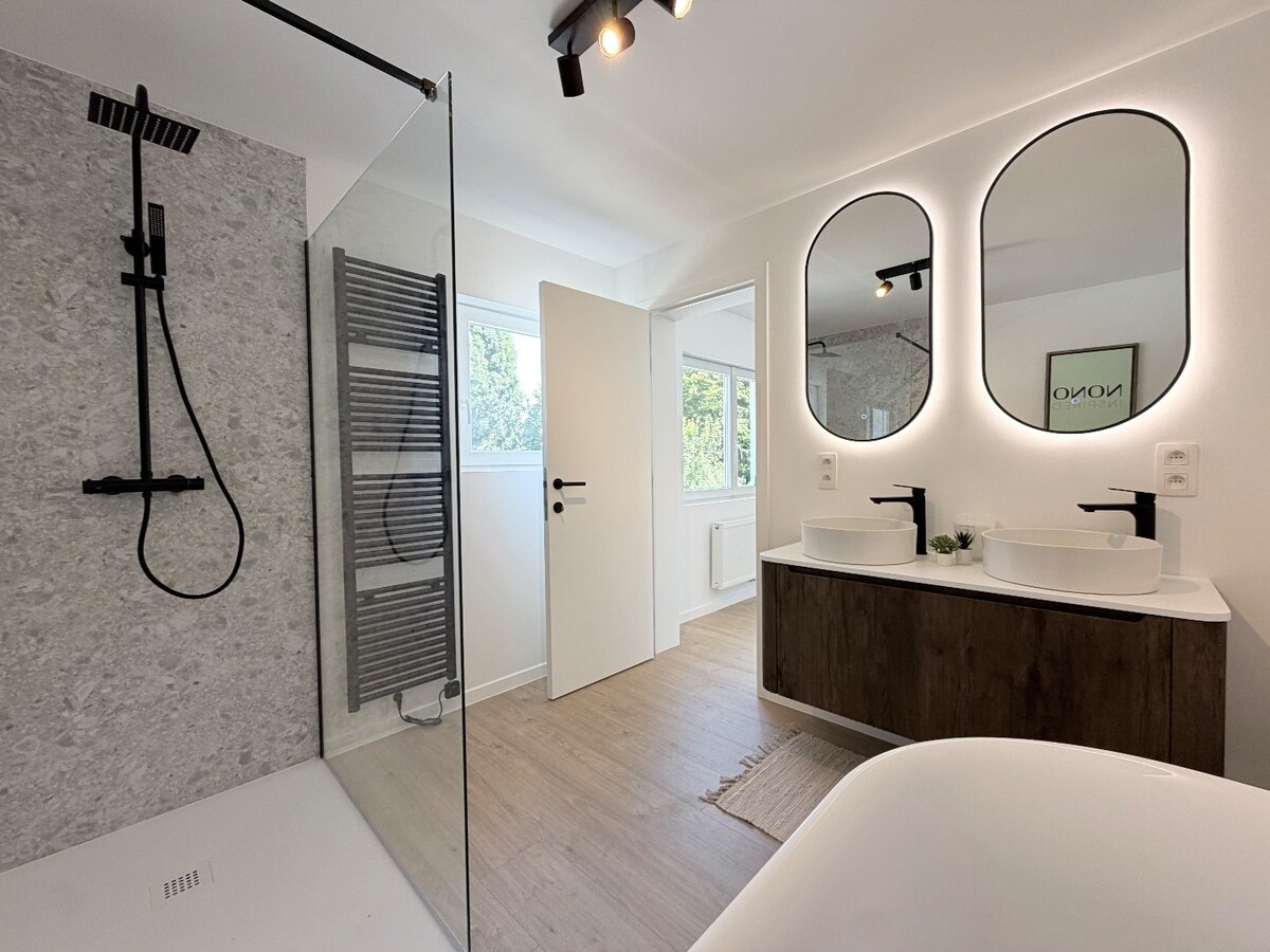 Prachtige gerenoveerde zeer ruime woning in een rustige wijk te  Gullegem ! *** NONO INSPIRED*** 